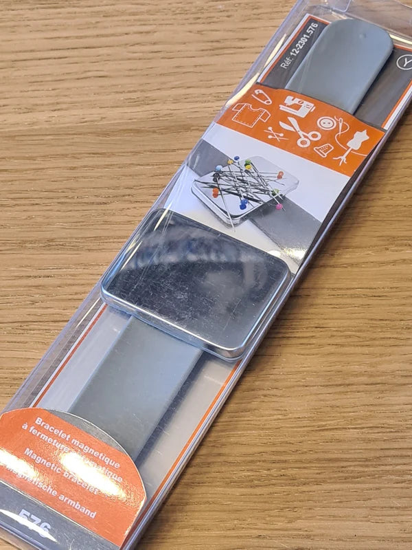 Bracelet magnétique à fermeture automatique - porte épingles - La boite à tissus