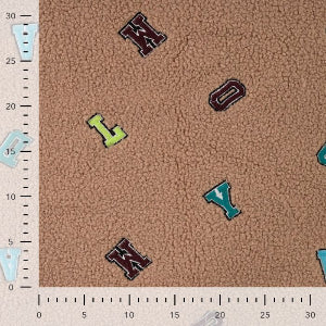 Boucle teddy  lettre  brun  -qjuties