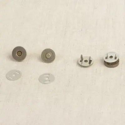 FERMOIR MAGNET A RIVETS*2- Laiton Antique La boite à tissus