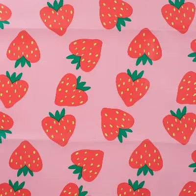 Tissu toile imperméable pour ciré - Fraises fond rose - La boite à tissus