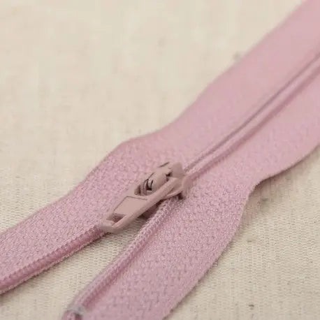 Tirette fine polyester n°2 non séparable 30 cm - La boite à tissus