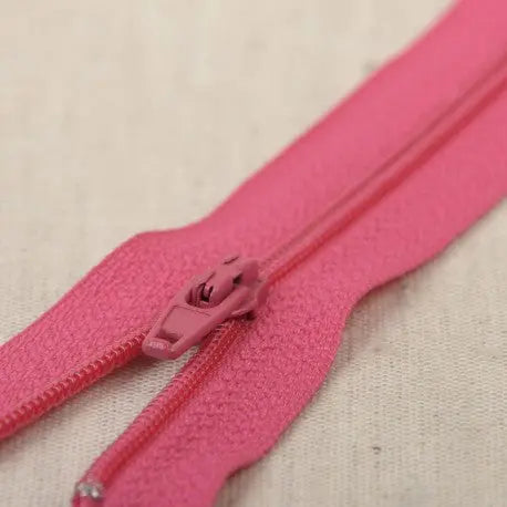 Tirette fine polyester n°2 non séparable 60 cm - La boite à tissus