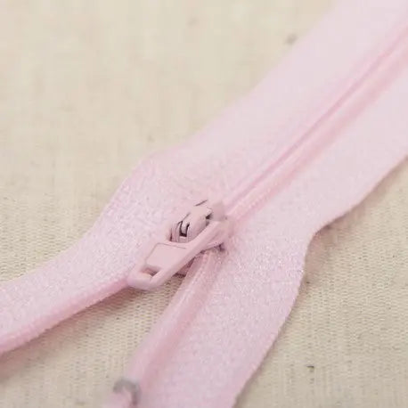 Tirette fine polyester n°2 non séparable 60 cm - La boite à tissus