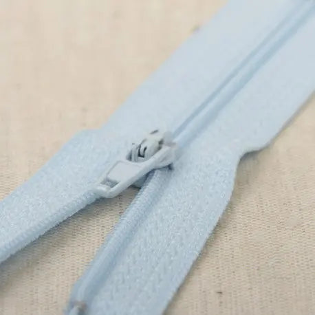 Tirette fine polyester n°2 non séparable 60 cm - La boite à tissus