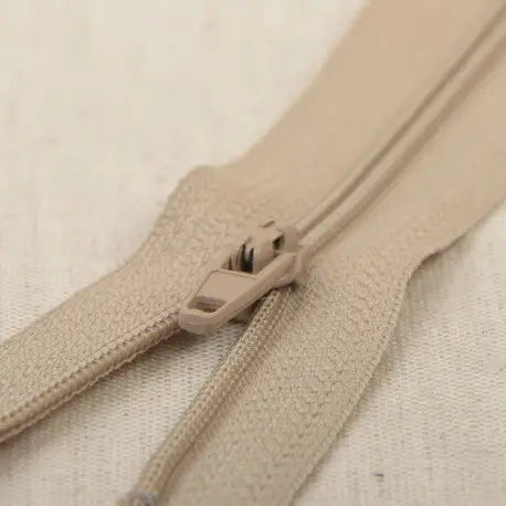 Tirette fine polyester n°2 non séparable 60 cm - La boite à tissus